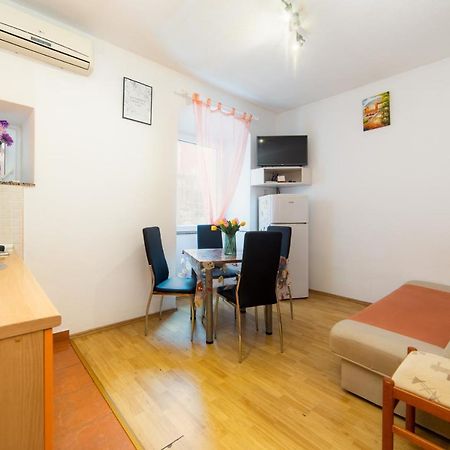 מאקרסקה Apartment Kalalarga מראה חיצוני תמונה
