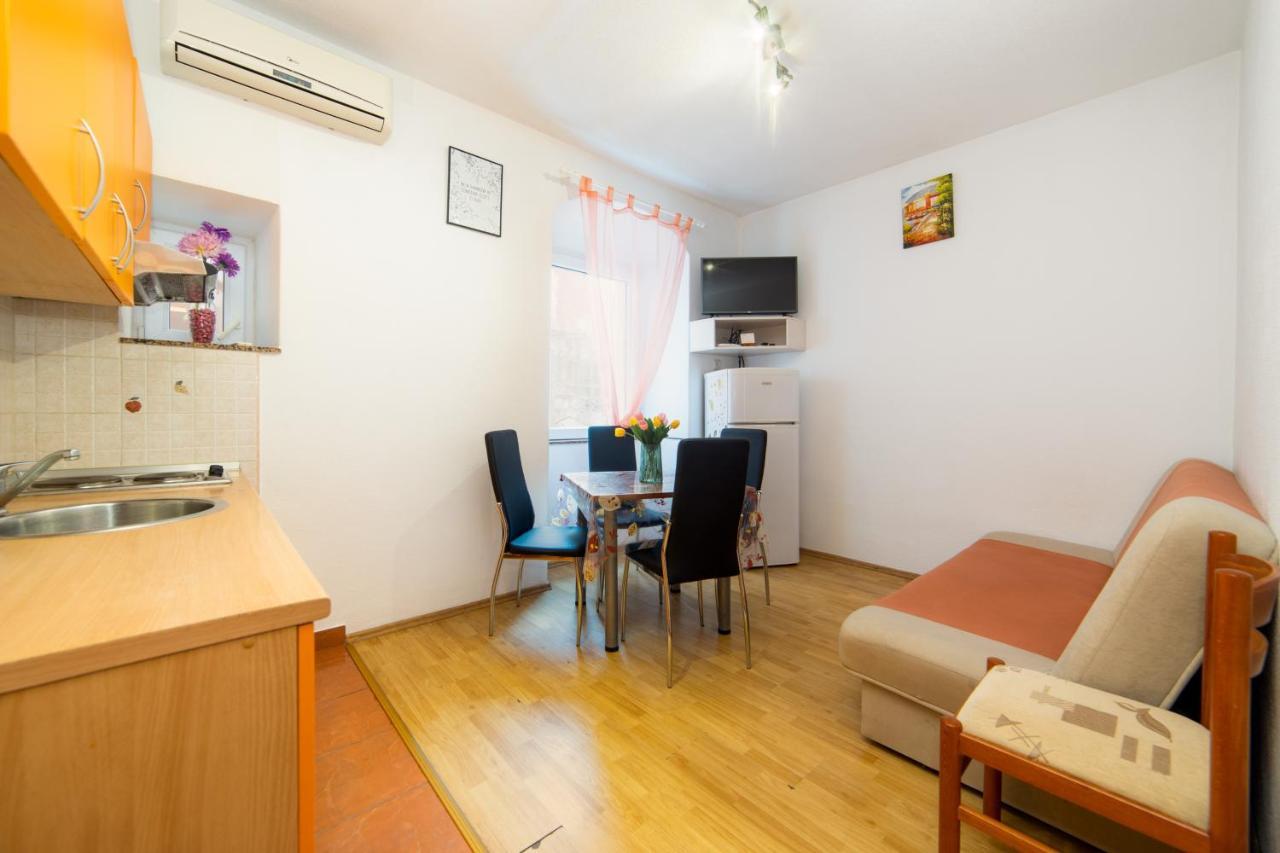 מאקרסקה Apartment Kalalarga מראה חיצוני תמונה